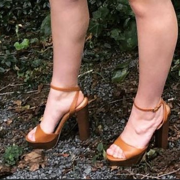 Open Toe Chunky 6” Heels - Picture 8 of 9